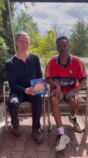 Traditional thin wafers from Czech spa towns, usually filled with sweet flavors like vanilla, hazelnut or chocolate.

They’re popular not only with locals, but also with visitors from abroad🥰

#czechsnacks #exchange #tasteczech #oplatky #kolonada